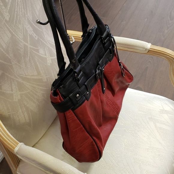 💟 Gussaci Red/Black Vegan Leather Bag - Picture 5 of 15